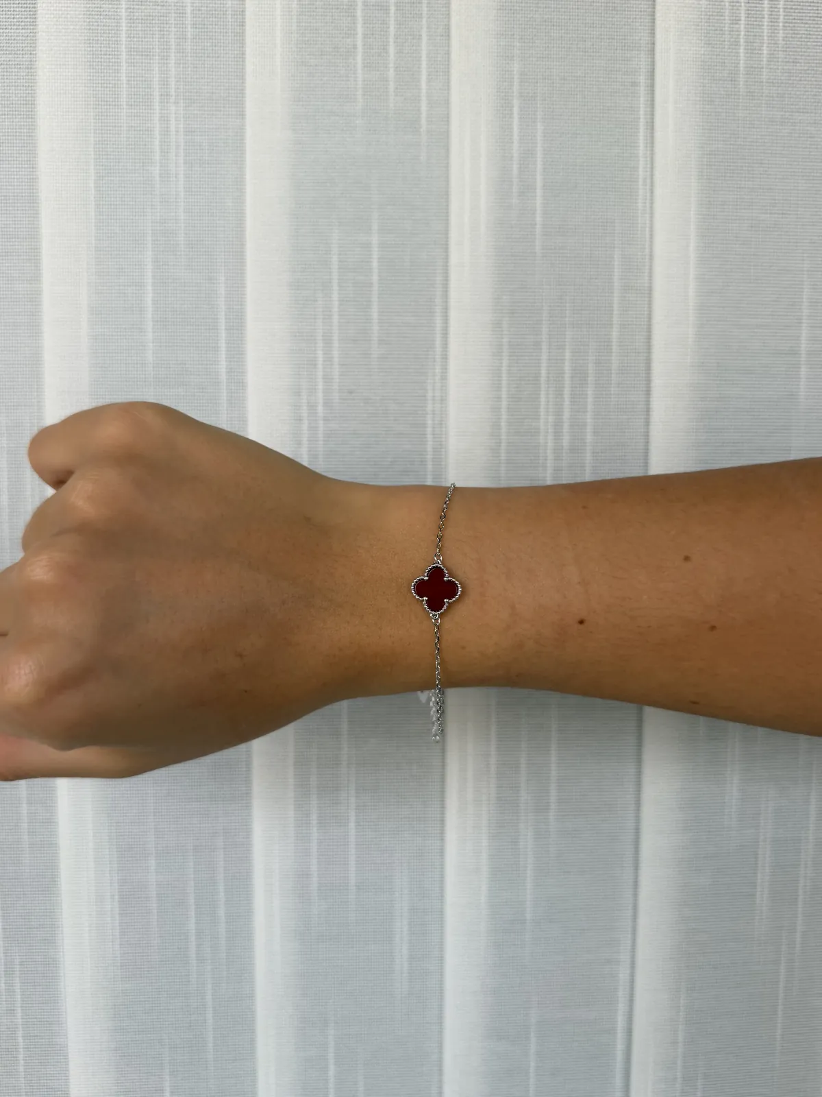 Pulsera flor bordo