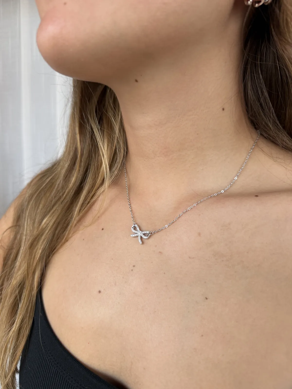 Collar moño
